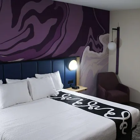 La Quinta Inn & Suites By Wyndham Memphis East